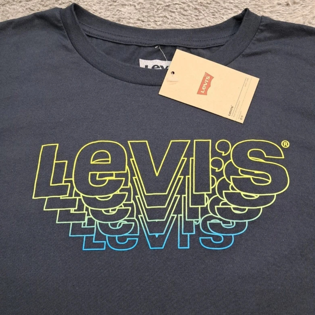 New Levi's T-shirt mens