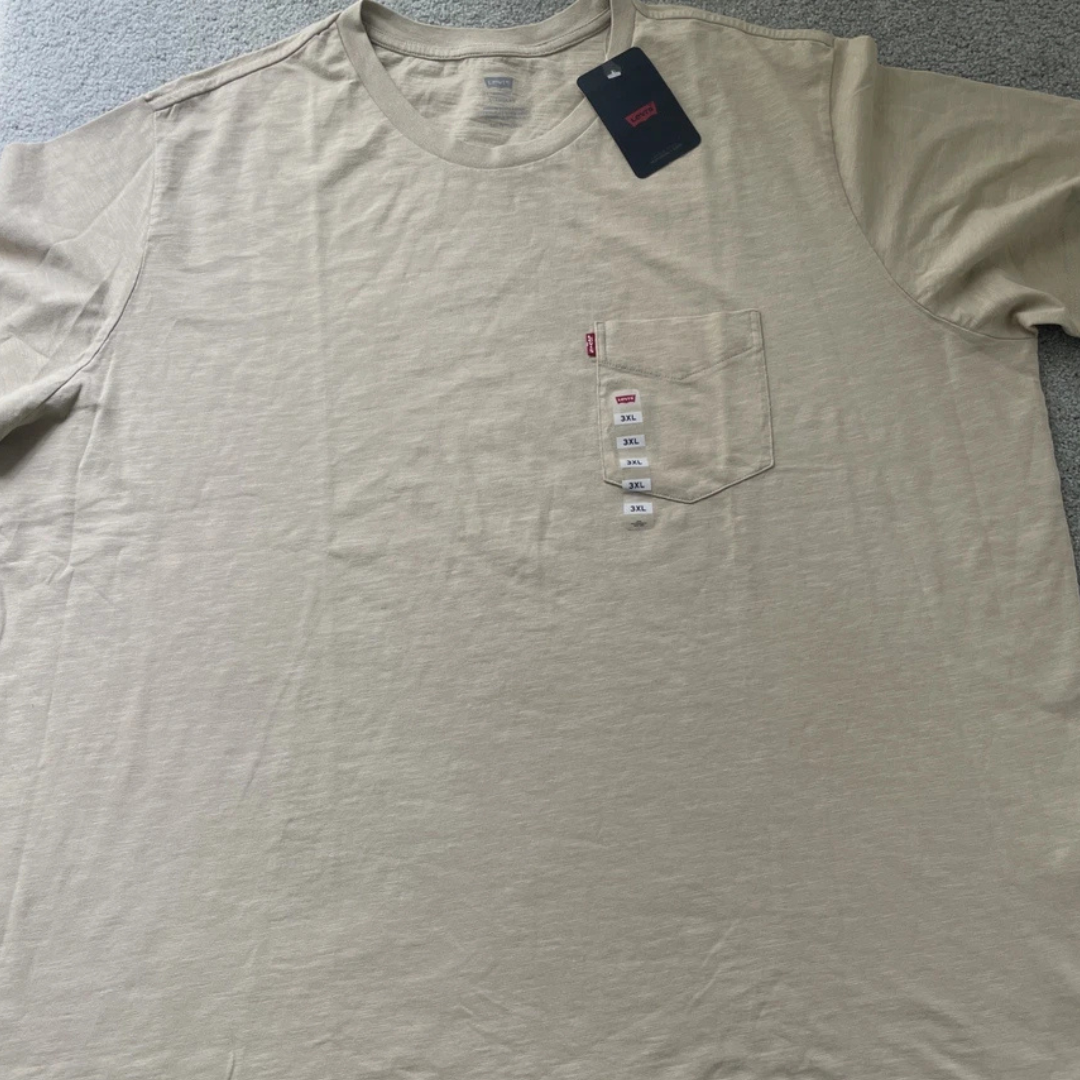 Levis Men’s T Shirt Short Sleeve Crew Neck One Pocket T-Shirt